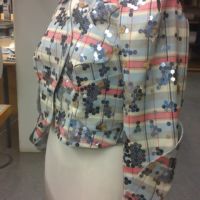 Détail d'un veste largement inspirée d'un modèle de Vivienne Westwood, De Speler, Nderlandse Opera, 2014